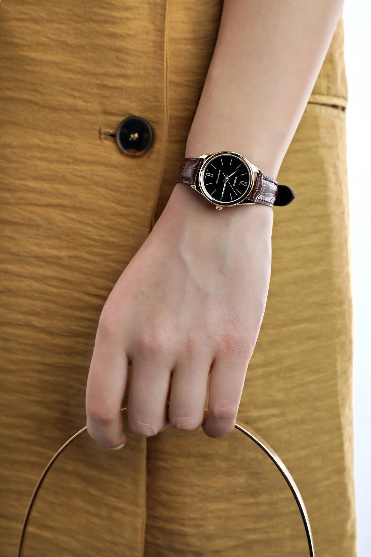 RELOJ CASIO CUERO DORADO